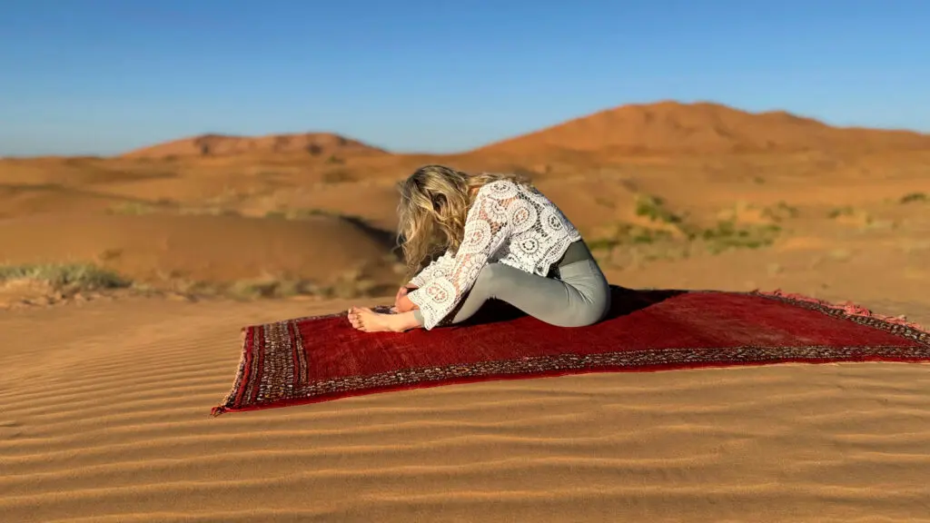 Sitzender Schmetterling Asana Yoga, Tanja Seehofer, Somatic Yin Yoga