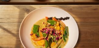 rotes thai curry gemüse