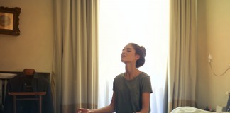 Schlafzimmer Meditation Frau Yoga Schweinehund