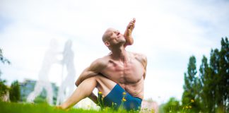 Drehhaltungen im Yoga