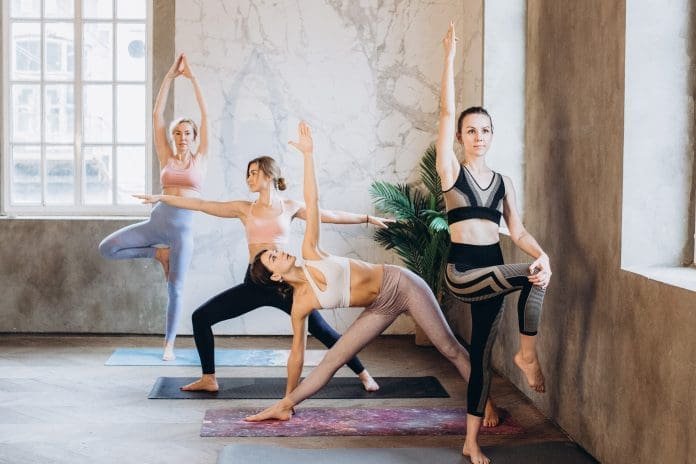 Gelenk aufwärmen Yoga