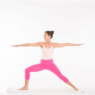 Krieger II - Virabhadrasana II - Yoga World