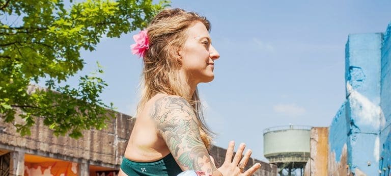 Dies.Das.Asana: Die schwebende Hocke