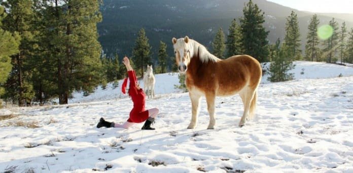 Frau Yoga Winter