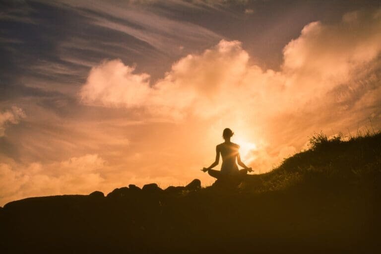 Meditation vor einem Sonnenuntergang
