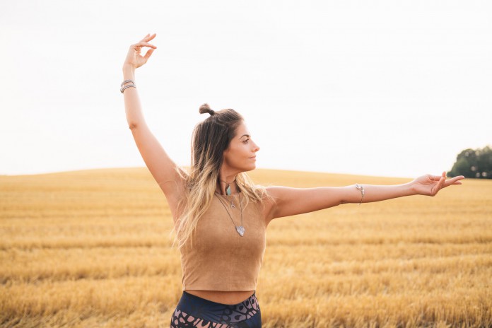 Hippie Vibes mit Selen – Photo: Phil Pham (@philphamphoto) Hippie Vibes mit Selen – Photo: Phil Pham (@philphamphoto)