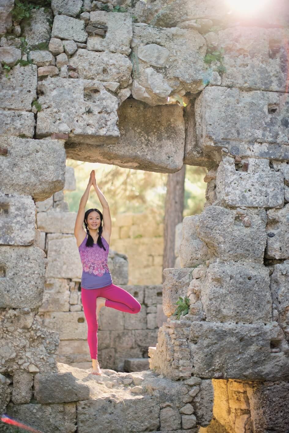 yoga klettern baum