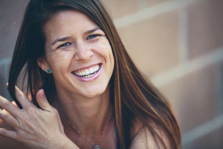Yogapraxis zum Wurzeln und Wachsen von Dr. Melody Moore