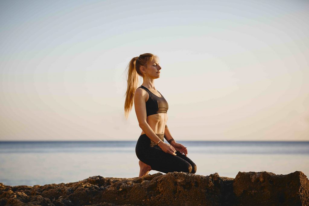 Rebekka Weber Fersensitz Vajrasana Toe Squat Yoga