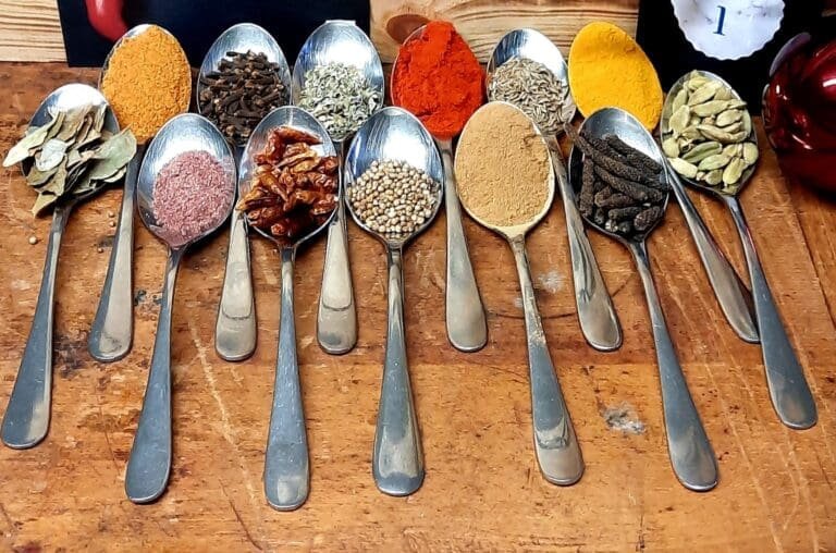 „Kochen ist mein Yoga“: Tauche ein in die Gewürzwelt des Ayurveda