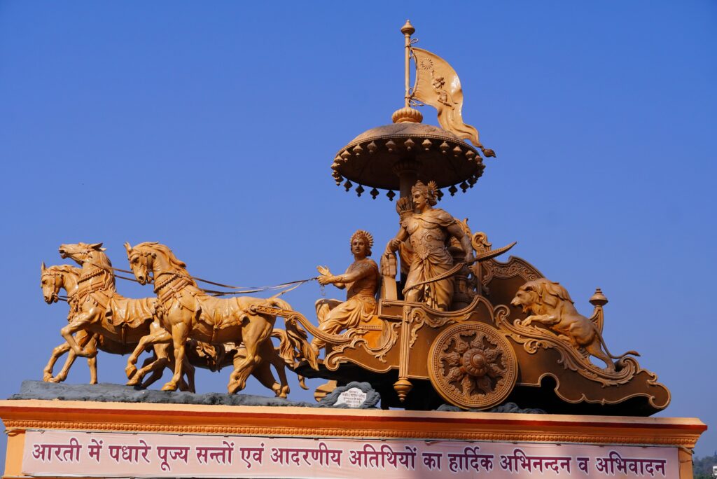 Bhagavad Gita-Krishna und Arjuna Denkmal