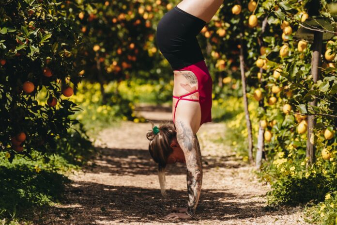 Jelena Lieberberg: Päckchen-Handstand