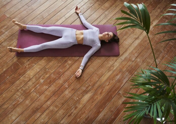 Hingabe-c-Elena-Nikonova-Getty-Images-via-Canva Hingabe / loslassen