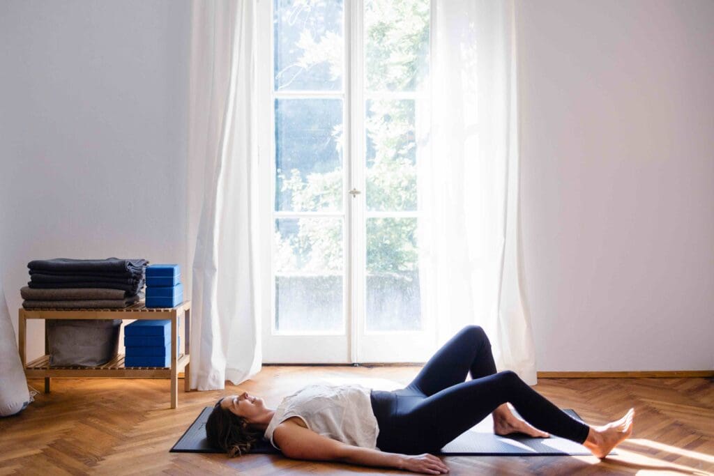 Lizzie Lasater, Fersen-Gleiten, Somatic Strength