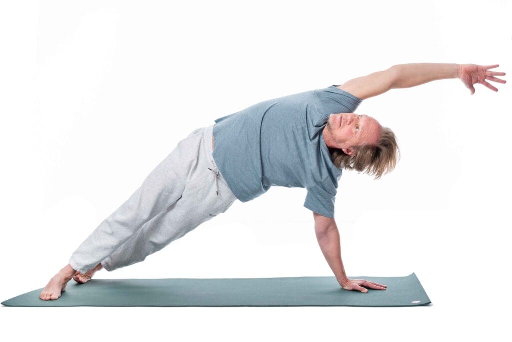 Patrick Broome, Seitstütz Yogaübung, Sonnenpraxis