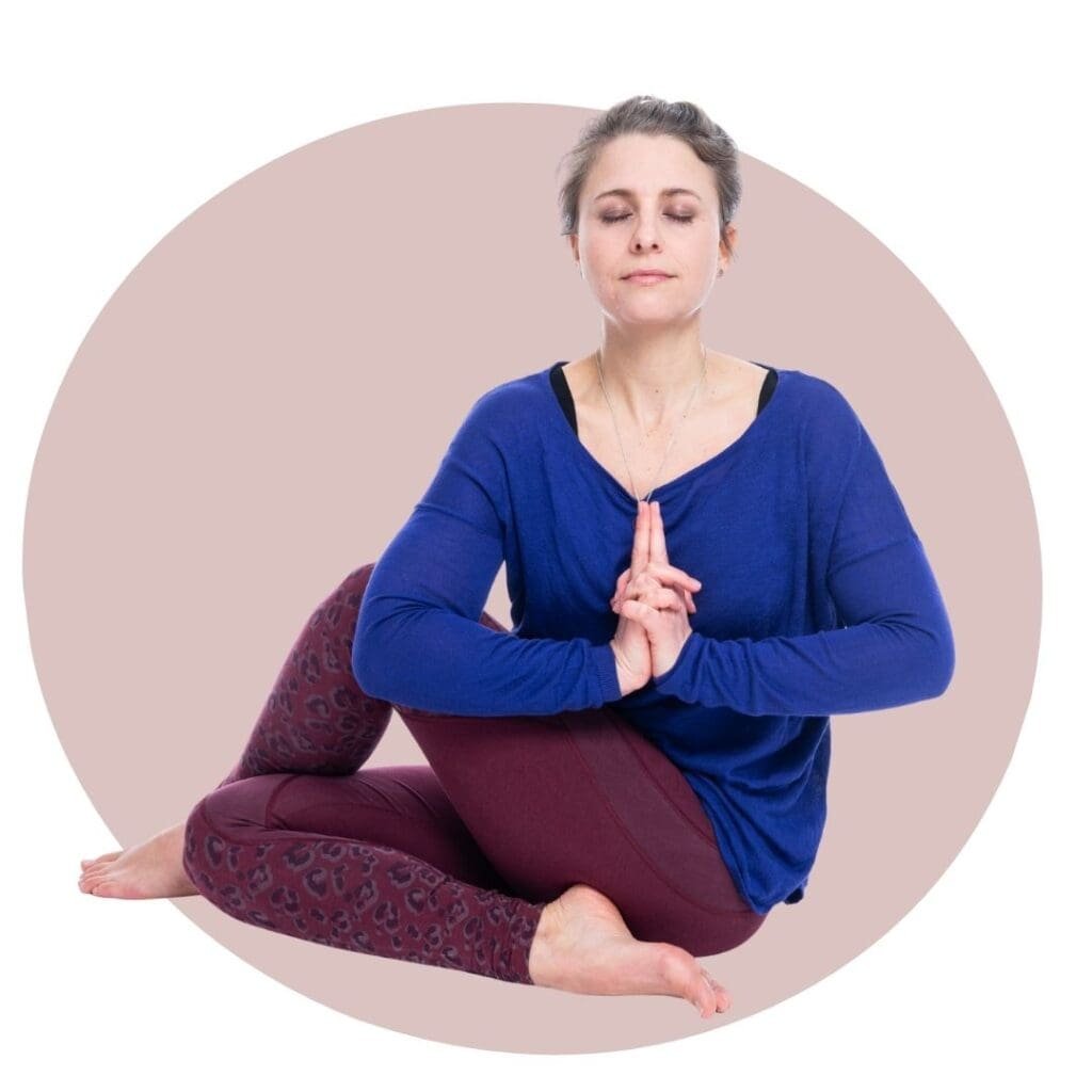 Susanne Mors, Asana & Mudra, Sequenz, Yoga, Ardha Marsyendrasana mit Matangi Mudra 