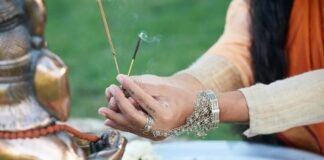 Salisha Aya, Puja spirituelle Praxis