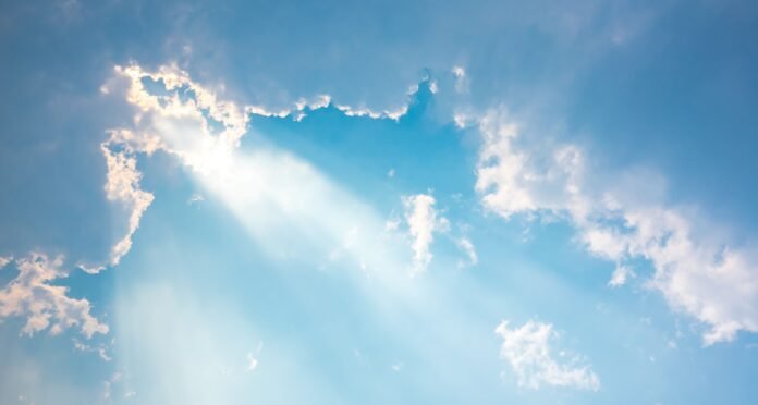 c:Ritthichai-von-Getty-Images-Pro Wolken, Symbolbild für Advaita Vedanta